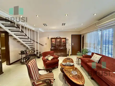 Casa 4 ambientes con 3 baños