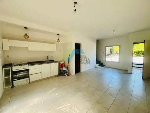Casa 3 ambientes con 2 baños