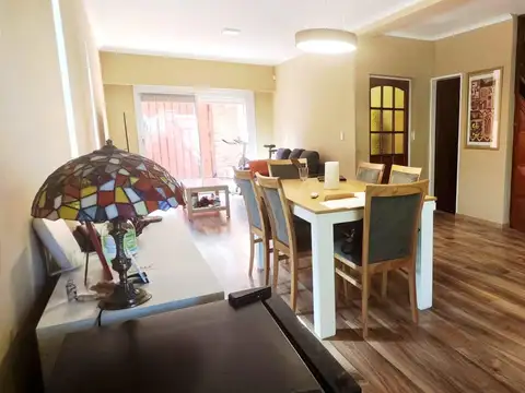 PH 4 ambientes en excelente estado- patio-cochera- Florida /Vicente López