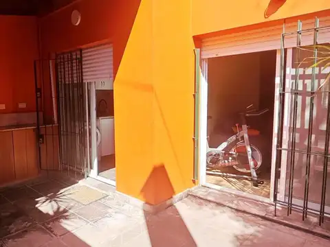 Depto Tipo Casa en Venta con 1 cocheras
