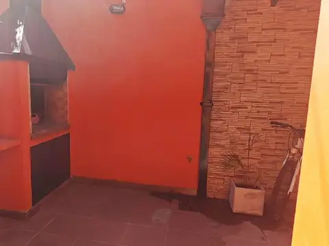 Depto Tipo Casa 4 ambientes con 1 baño