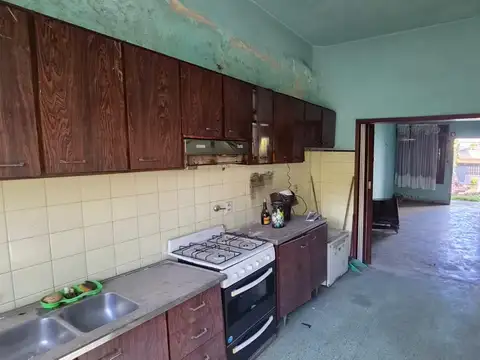 Casa en Venta con 2 cocheras