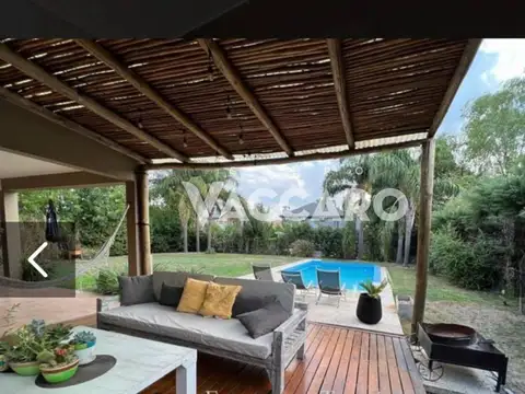 Casa 6 ambientes con 4 baños