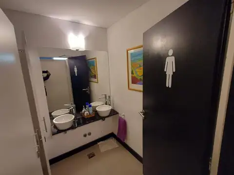 Oficina en Venta con 2 cocheras