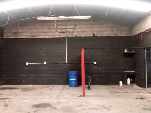 Galpon en Venta 33  mts Fondo