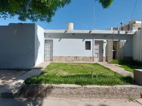 VENTA CASA/2 DEPARTAMENTOS RIVADAVIA MENDOZA