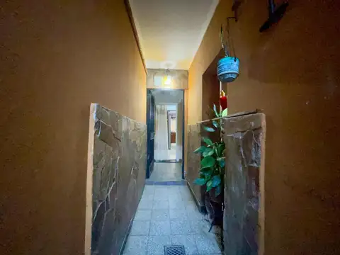 VENTA PH de dos dormitorios y patio, Arroyito, Rosario. APTA CREDITO