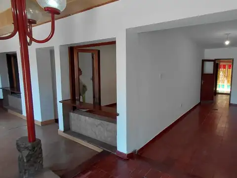 Casa 4 ambientes con 1 baño