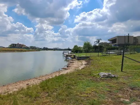 LOTE A LA LAGUNA EN VENTA, SAN SEBASTIAN, AREA 5