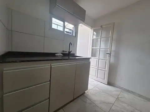 Depto Tipo Casa en Alquiler de 2 ambientes