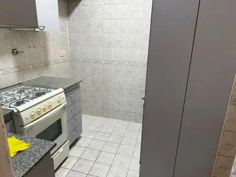 Departamento En Alquiler 3 ambientes con Balcon mas dependencia en San Cristobal
