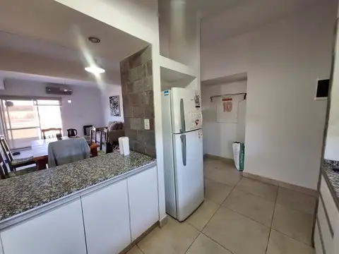 Casa 2 ambientes con 1 baño