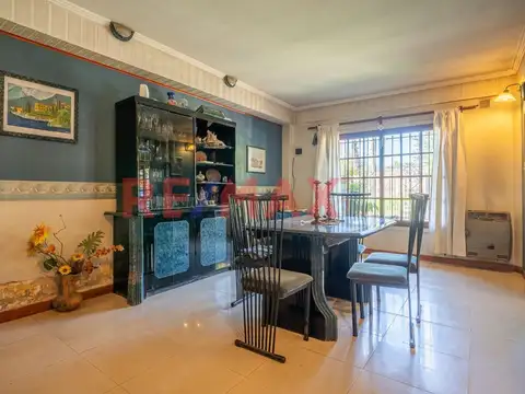 VENTA CASA 6 AMB PILAR CON JARD QUINCHO Y PILETA