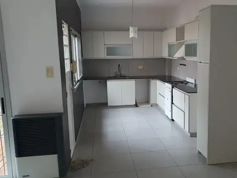 Depto Tipo Casa en Alquiler en La Plata, USD 1.100