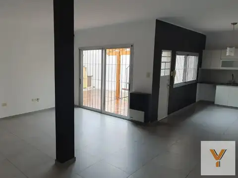 Depto Tipo Casa en Alquiler de 4 ambientes