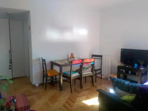 2 Amb Piso Alto - Almagro - Pringles Al 1200 - Se Vende con Renta
