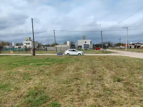 SE VENDE LOTE EN ALTOS DE LA COLONIA 350m2