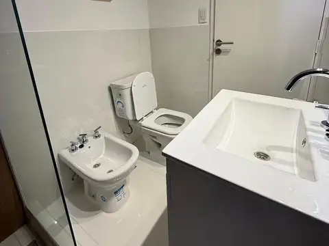 Departamento 3 amb, interno con 2 patios