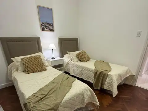 Departamento 3 amb, interno con 2 patios