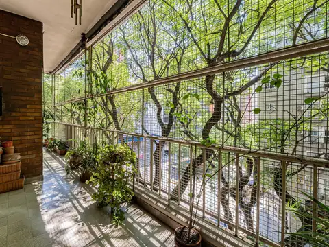 Venta Departamento 5 ambientes piso completo con balcones – Recoleta