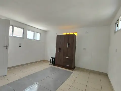 Monoambiente en PB sin expensas -  tipo casa en alquiler en San Isidro
