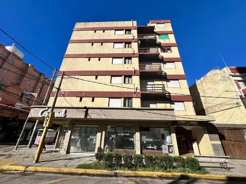 Andrade 100, Piso 2