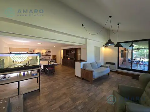 Casa 5 ambientes con 3 baños