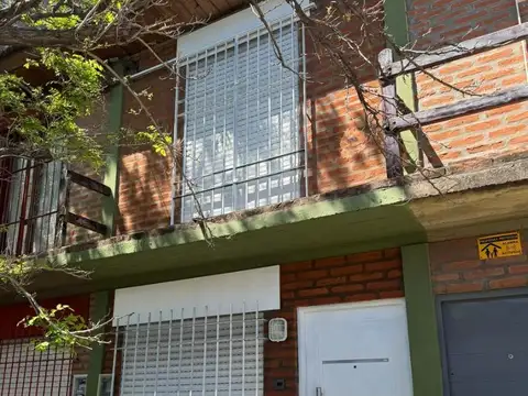 Depto Tipo Casa en Venta en Moron Sur, USD 55.000