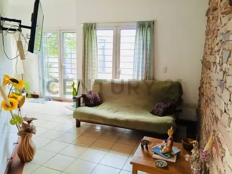 Casa 6 ambientes con 3 baños