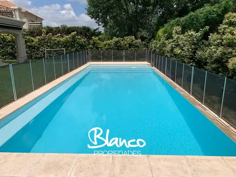 Casa 6 ambientes con 4 baños