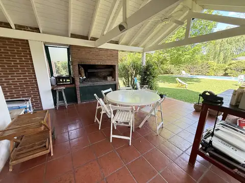 Casa 6 ambientes con 3 baños