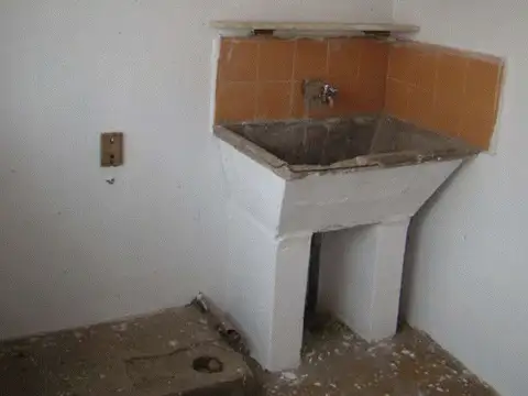 Casa en Alquiler en Villa Gobernador Galvez, $ 300.000