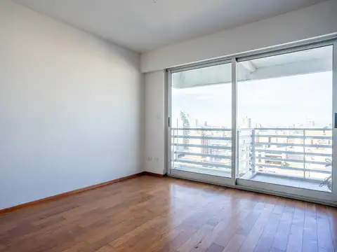 Departamento 8 ambientes con 4 baños