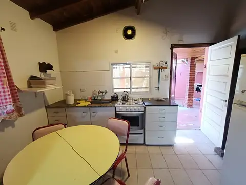 Casa 3 ambientes con 1 baño
