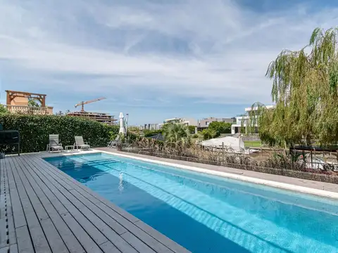 Espectacular casa en venta con amarra en El Yacht Nordelta - Av. de la Riviera 500 - Tigre -