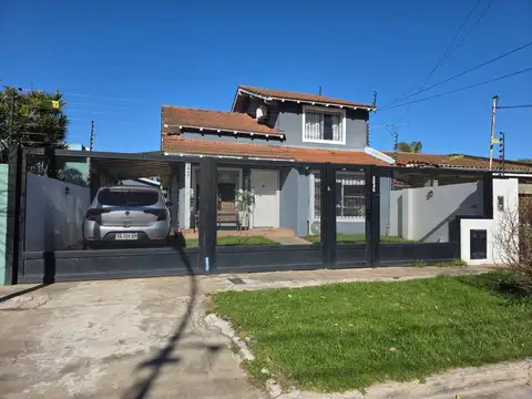 Casa a la Venta en Don Torcuato 4 Amb con Parque y Pileta