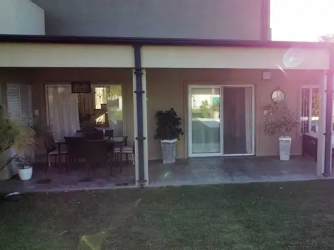 Casa  en Venta en Navarro