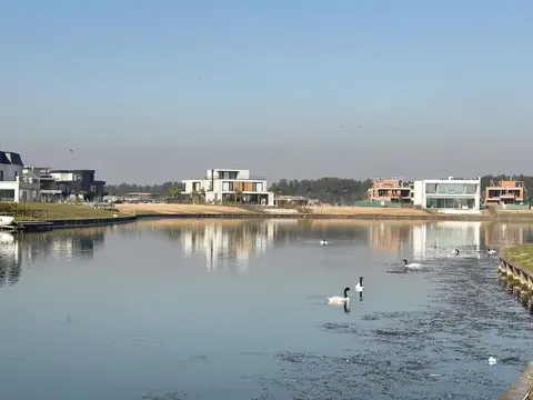 Av. De Los Lagos