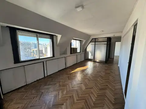 Oficina 6  ambientes y doble ingreso en alquiler  - Barrio Norte