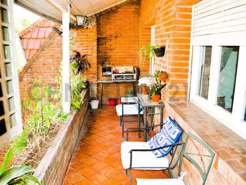 Departamento 4 ambientes con 2 baños