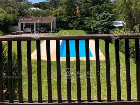 Casa 5 ambientes con 3 baños
