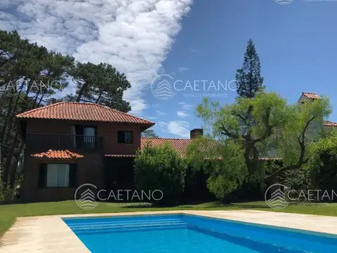 Casa en Alquiler Temporal de 4 dormitorios