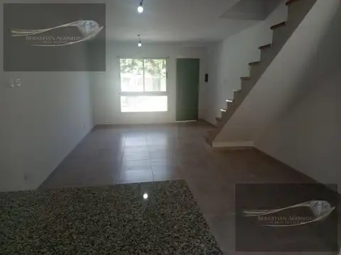 Depto Tipo Casa en Venta en Ituzaingo, USD 140.000