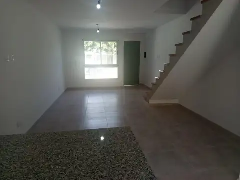 Depto Tipo Casa en Venta en Ituzaingo, USD 140.000