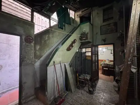 EXCELENTE PH DE 3 AMBIENTES A REFACCIONAR CON BAJAS EXPENSAS EN INMEJORABLE UBICACION EN VILLA CRESPO