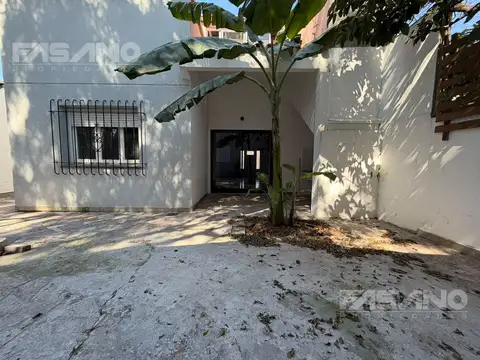 Depto Tipo Casa en Venta con 1 cocheras