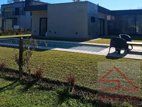 Casa en Alquiler de 3 dormitorios