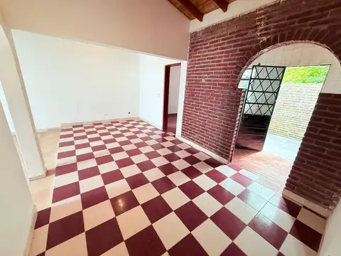 Casa 3 ambientes con 1 baño
