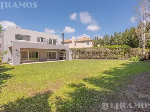 Casa en Alquiler de 3 dormitorios