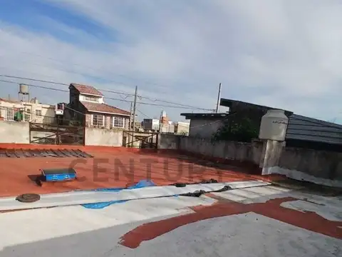 889 3600, Piso 0